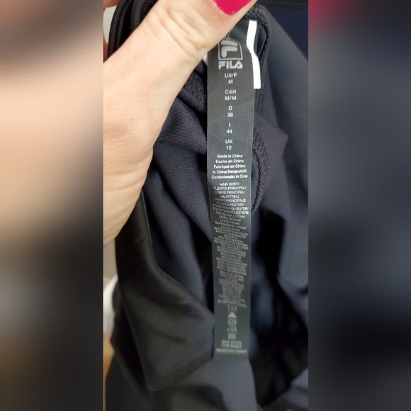 FILA HIGH WAISTED TUMMY CONTROL 7/8 LENGTH BLACK LEGGINGS WITH WHITE MESH.. - Picture 6 of 8